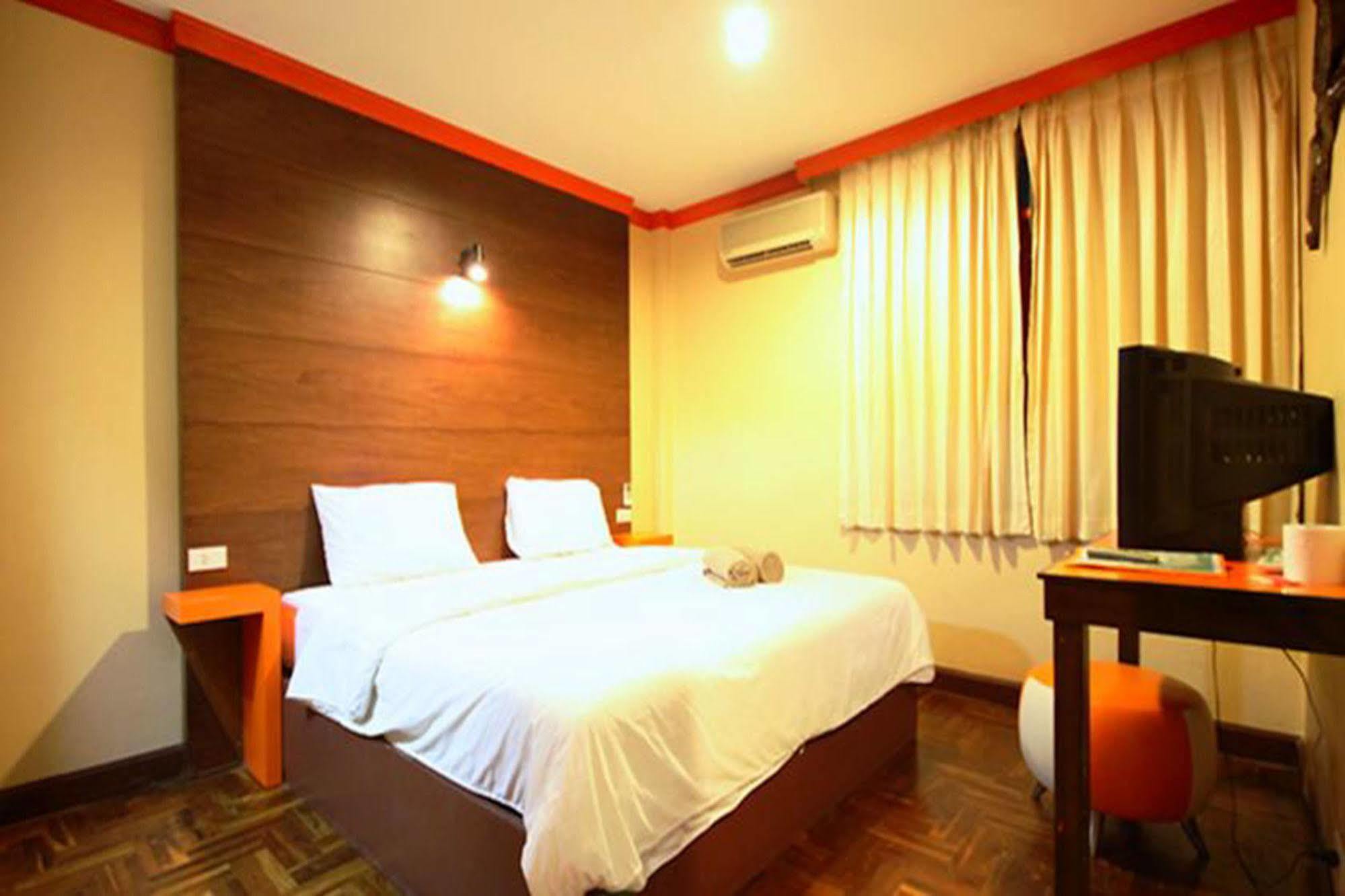 The Palm Delight Lodge Bãi biển Jomtien Ngoại thất bức ảnh