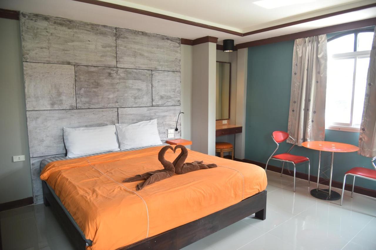 The Palm Delight Lodge Bãi biển Jomtien Ngoại thất bức ảnh