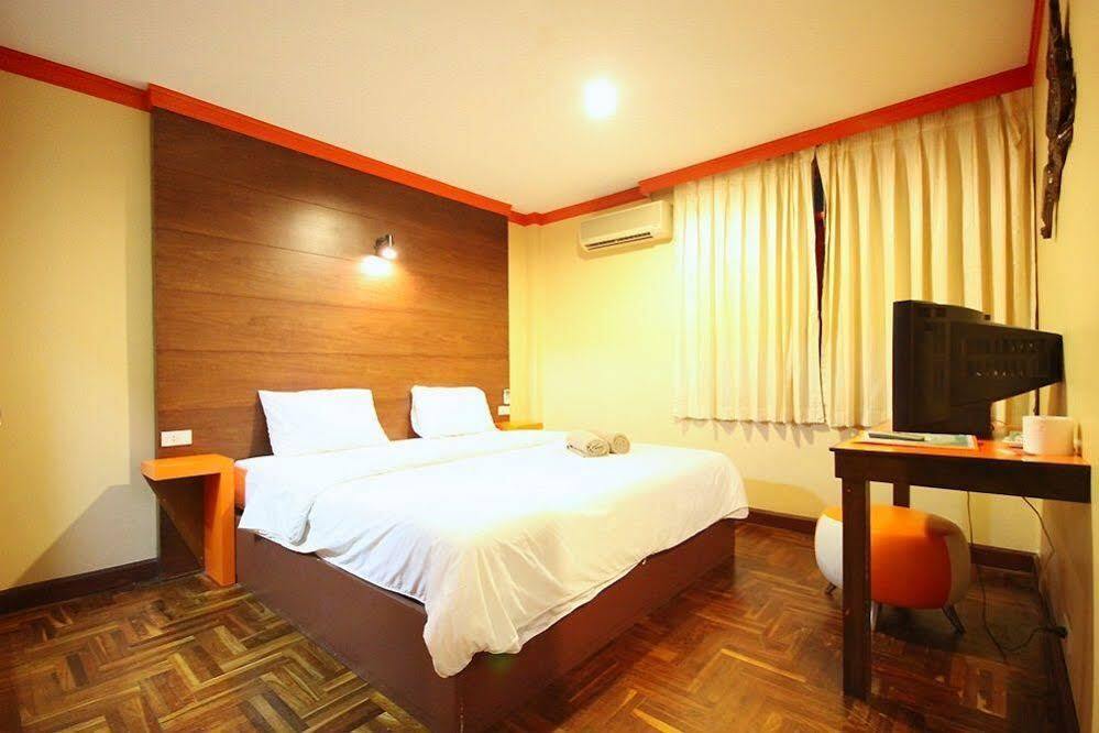 The Palm Delight Lodge Bãi biển Jomtien Ngoại thất bức ảnh